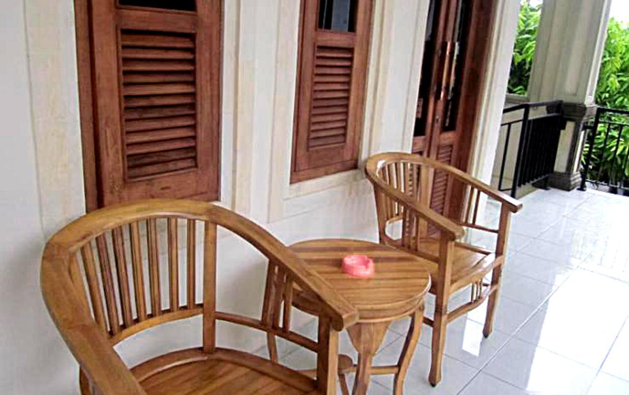 Budget Door Legian Inn Kuta Lombok Esterno foto